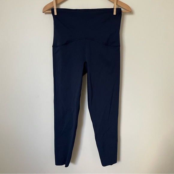 SPANXshape™ Booty Boost® 7/8 Leggings Navy Blue Size Medium - Picture 8 of 13